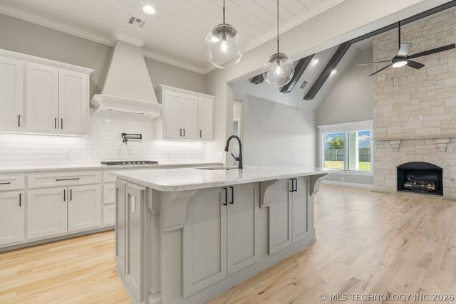 6705 S Fir Avenue, Broken Arrow, OK 74011