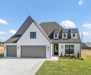 6705 S Fir Avenue, Broken Arrow, OK 74011