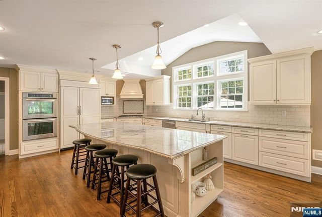 525 Pines Lake Drive, Wayne, NJ 07470