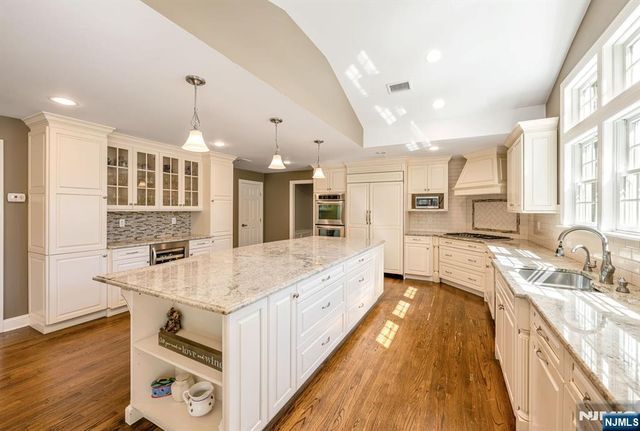 525 Pines Lake Drive, Wayne, NJ 07470