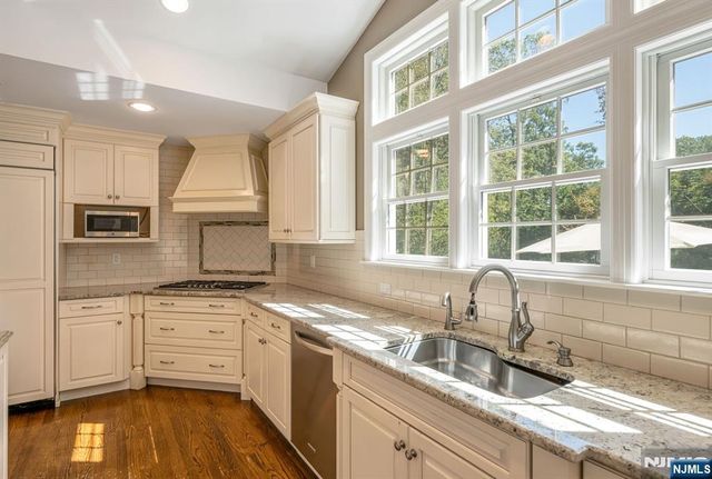 525 Pines Lake Drive, Wayne, NJ 07470