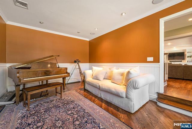 525 Pines Lake Drive, Wayne, NJ 07470