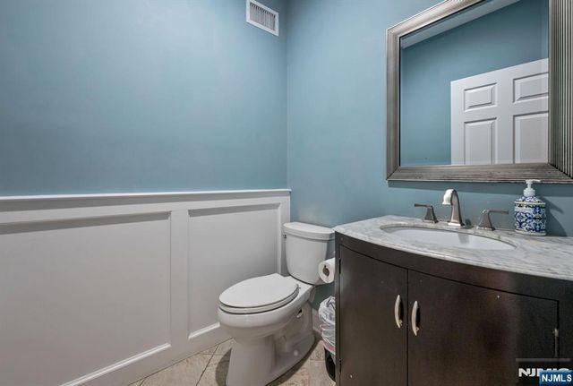 525 Pines Lake Drive, Wayne, NJ 07470