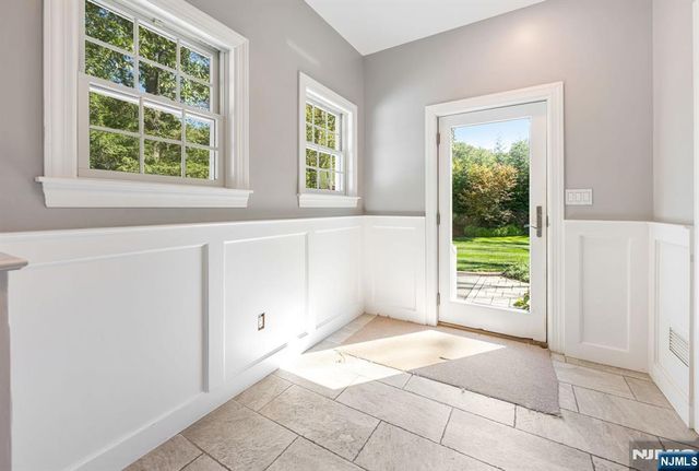 525 Pines Lake Drive, Wayne, NJ 07470