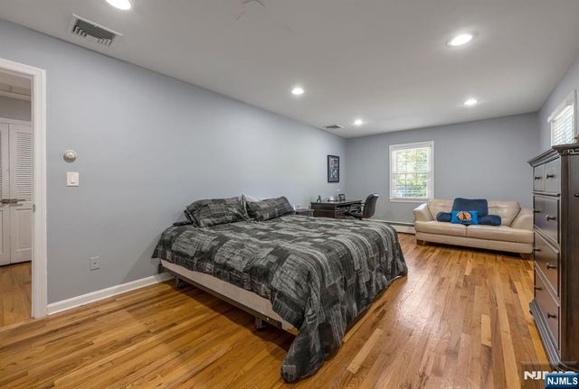 525 Pines Lake Drive, Wayne, NJ 07470