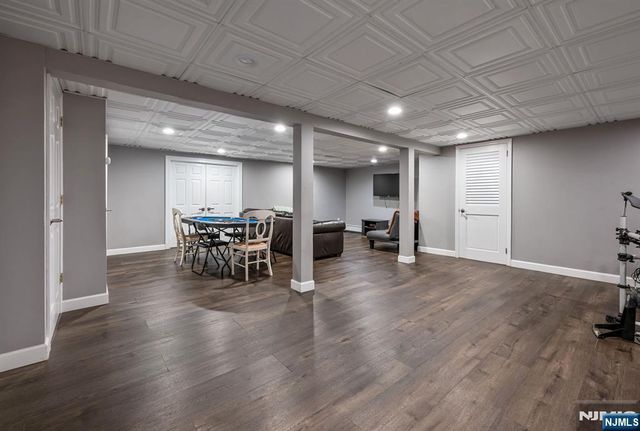 525 Pines Lake Drive, Wayne, NJ 07470