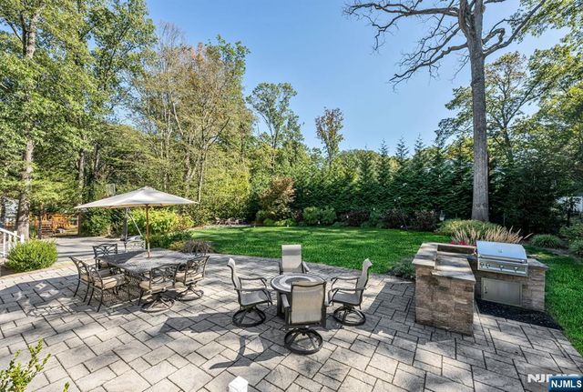 525 Pines Lake Drive, Wayne, NJ 07470