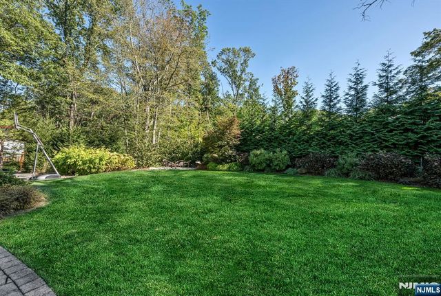 525 Pines Lake Drive, Wayne, NJ 07470