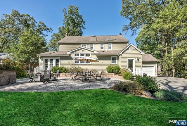 525 Pines Lake Drive, Wayne, NJ 07470