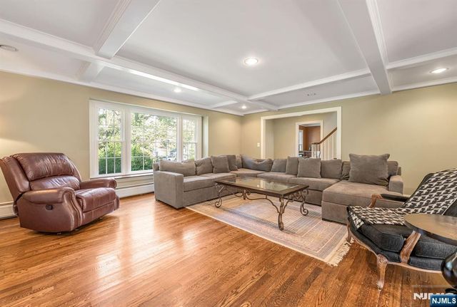 525 Pines Lake Drive, Wayne, NJ 07470