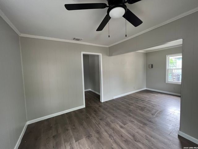 1506 S Elmendorf, San Antonio, TX 78207