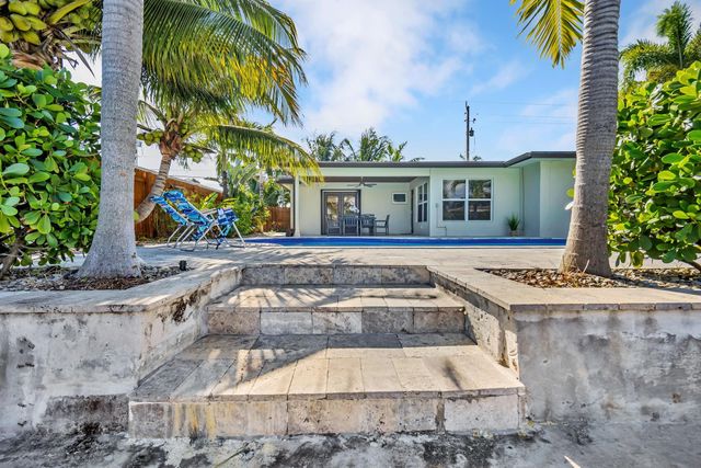 2277 SE 15th St, Pompano Beach, FL 33062