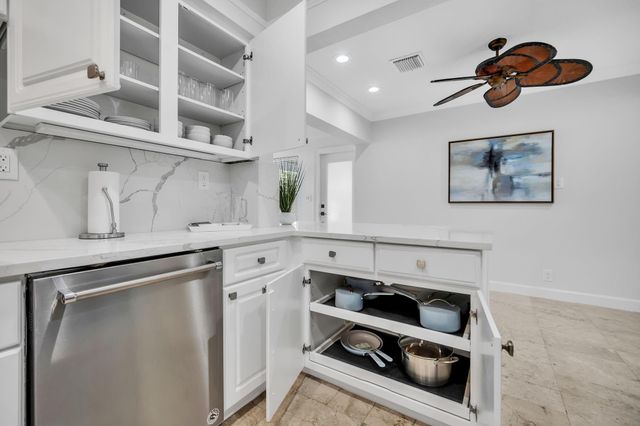 2277 SE 15th St, Pompano Beach, FL 33062