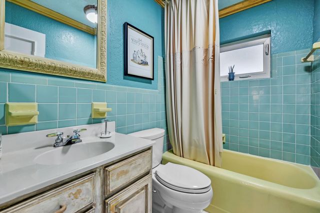 2277 SE 15th St, Pompano Beach, FL 33062