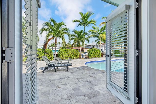 2277 SE 15th St, Pompano Beach, FL 33062