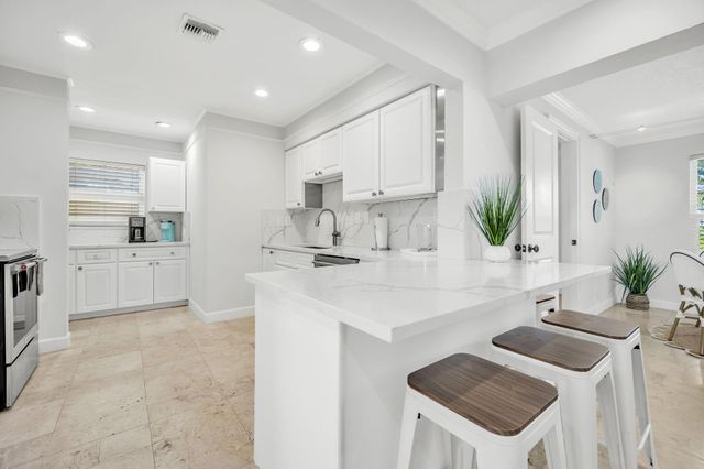 2277 SE 15th St, Pompano Beach, FL 33062