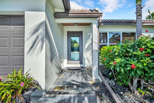 2277 SE 15th St, Pompano Beach, FL 33062