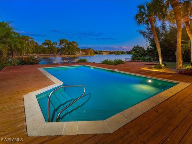 154 Cajeput DR, Naples, FL 34108