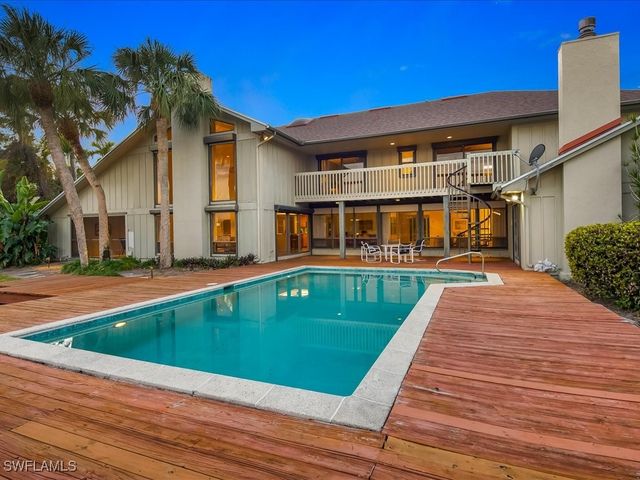 154 Cajeput DR, Naples, FL 34108