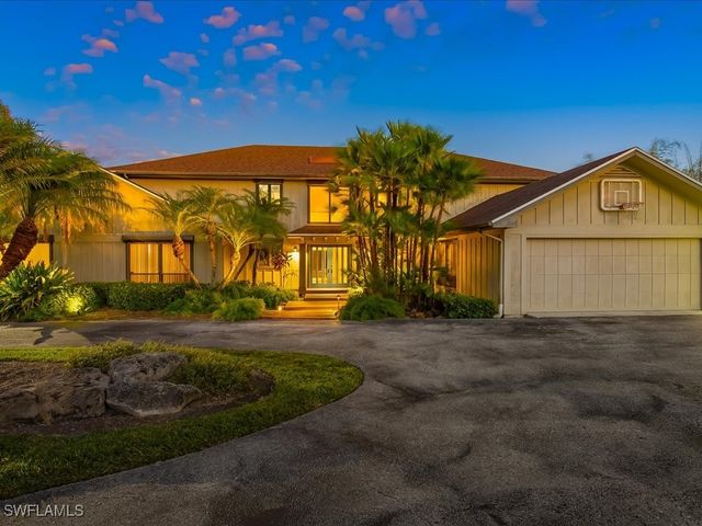 154 Cajeput DR, Naples, FL 34108