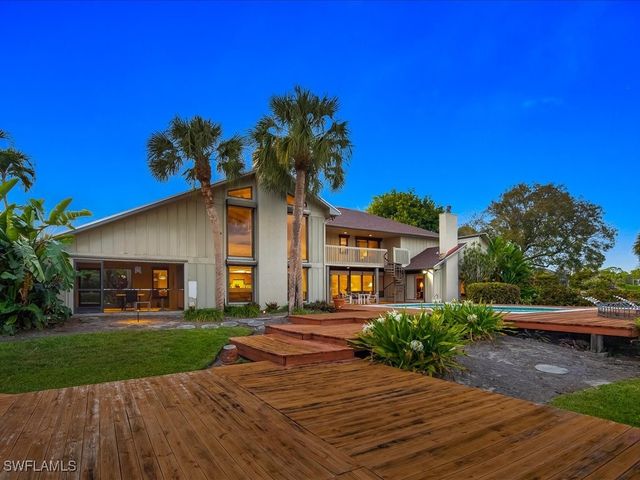 154 Cajeput DR, Naples, FL 34108