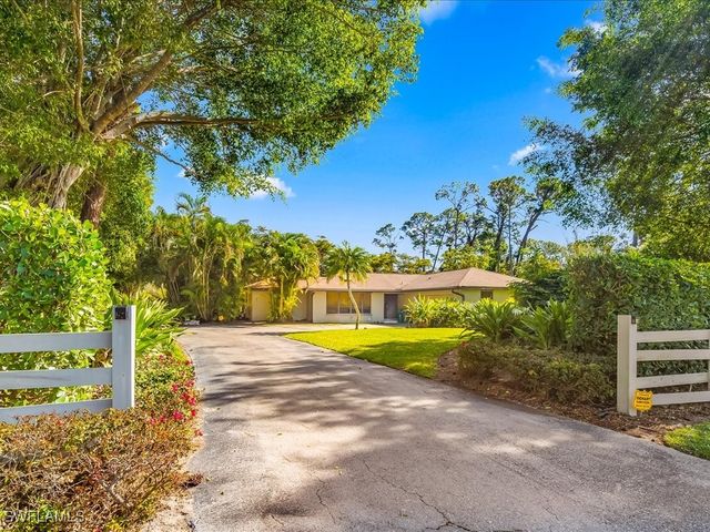 154 Cajeput DR, Naples, FL 34108