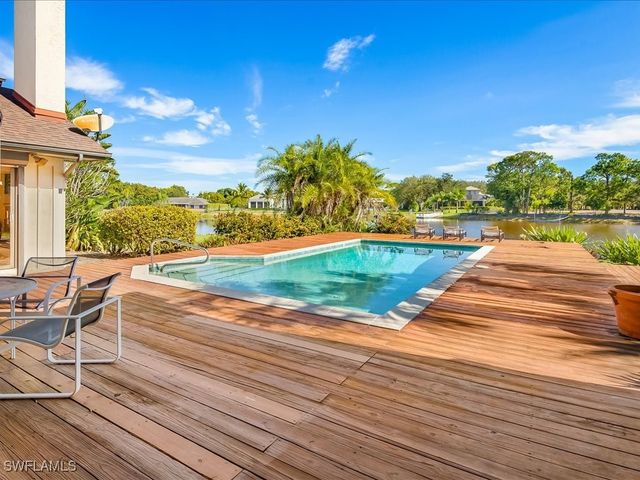 154 Cajeput DR, Naples, FL 34108
