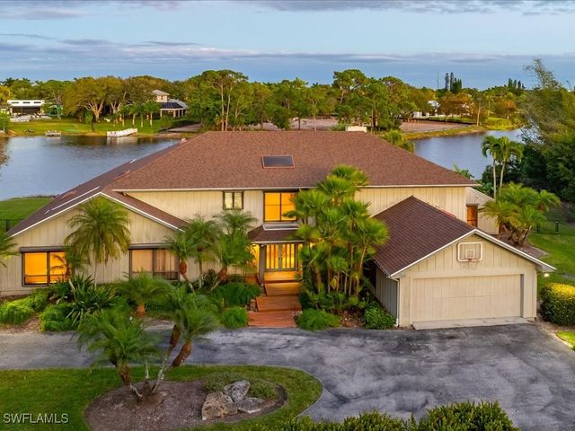 154 Cajeput DR, Naples, FL 34108