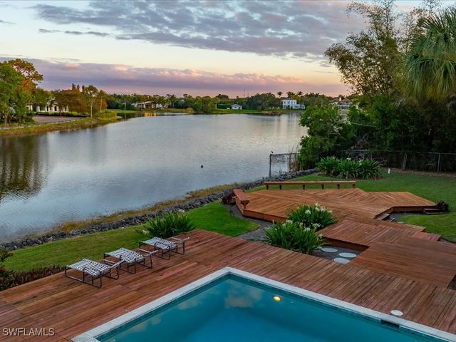 154 Cajeput DR, Naples, FL 34108