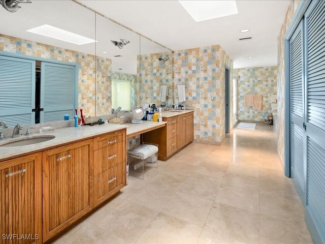 154 Cajeput DR, Naples, FL 34108