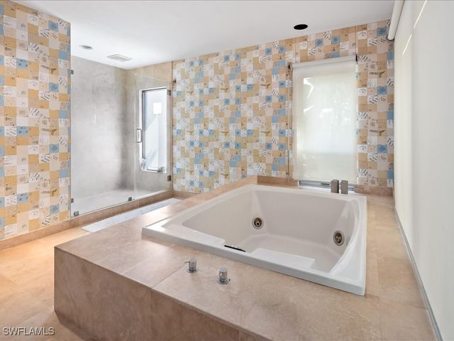 154 Cajeput DR, Naples, FL 34108