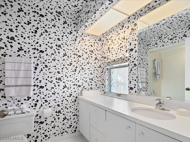 154 Cajeput DR, Naples, FL 34108