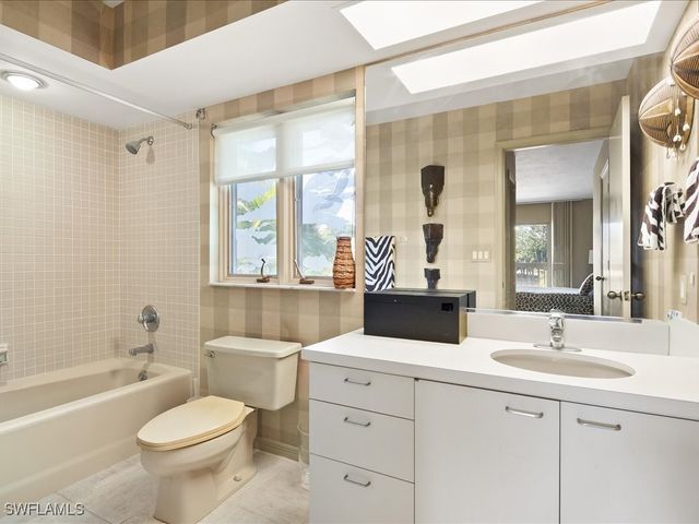 154 Cajeput DR, Naples, FL 34108
