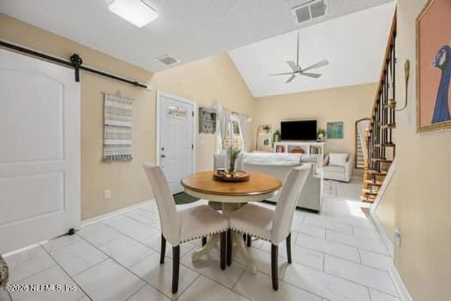 2201 E CHALLENGER Court E 2201, Jacksonville, FL 32233