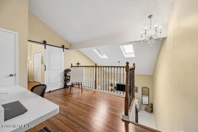 2201 E CHALLENGER Court E 2201, Jacksonville, FL 32233