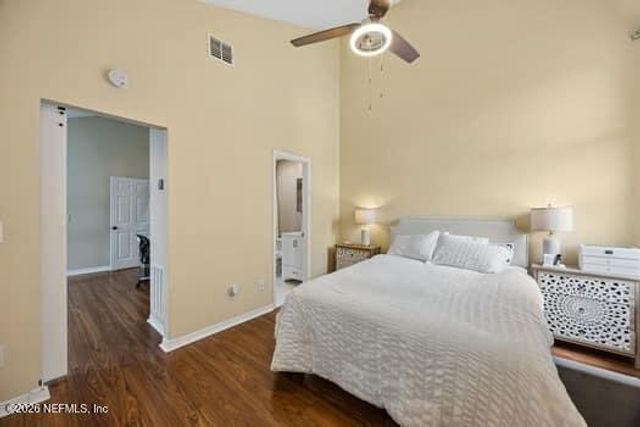 2201 E CHALLENGER Court E 2201, Jacksonville, FL 32233