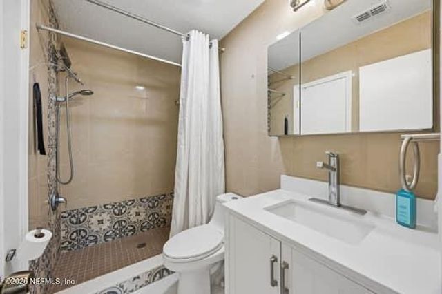 2201 E CHALLENGER Court E 2201, Jacksonville, FL 32233
