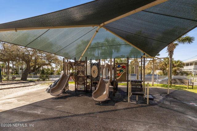 2201 E CHALLENGER Court E 2201, Jacksonville, FL 32233