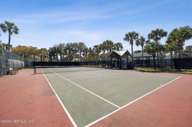 2201 E CHALLENGER Court E 2201, Jacksonville, FL 32233