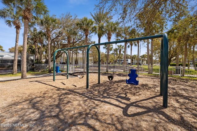 2201 E CHALLENGER Court E 2201, Jacksonville, FL 32233