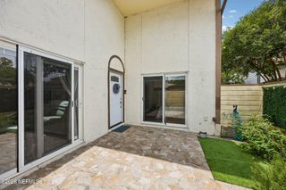2201 E CHALLENGER Court E 2201, Jacksonville, FL 32233