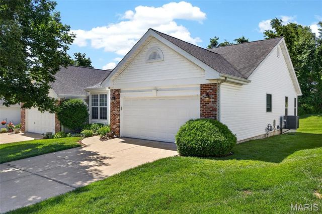 1317 Pine Bluff Drive, St Charles, MO 63304
