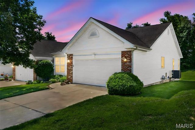 1317 Pine Bluff Drive, St Charles, MO 63304