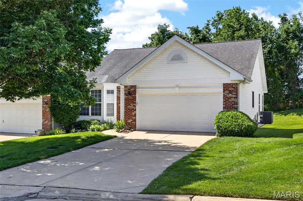 1317 Pine Bluff Drive, St Charles, MO 63304