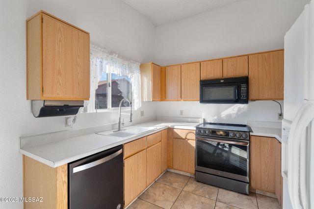 8986 E Weyburn Drive, Tucson, AZ 85730