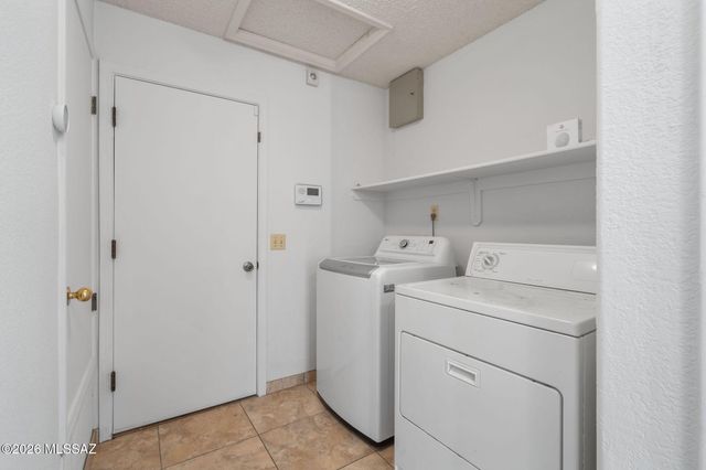 8986 E Weyburn Drive, Tucson, AZ 85730