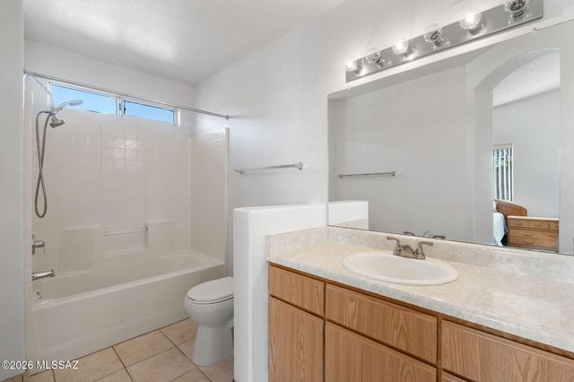 8986 E Weyburn Drive, Tucson, AZ 85730