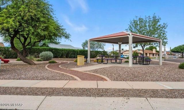 8986 E Weyburn Drive, Tucson, AZ 85730