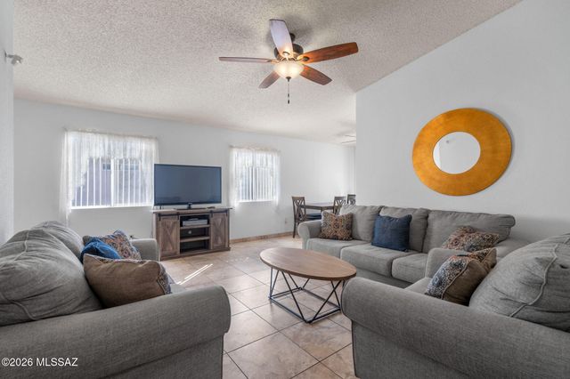 8986 E Weyburn Drive, Tucson, AZ 85730