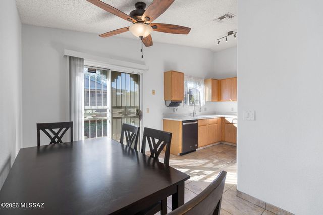 8986 E Weyburn Drive, Tucson, AZ 85730